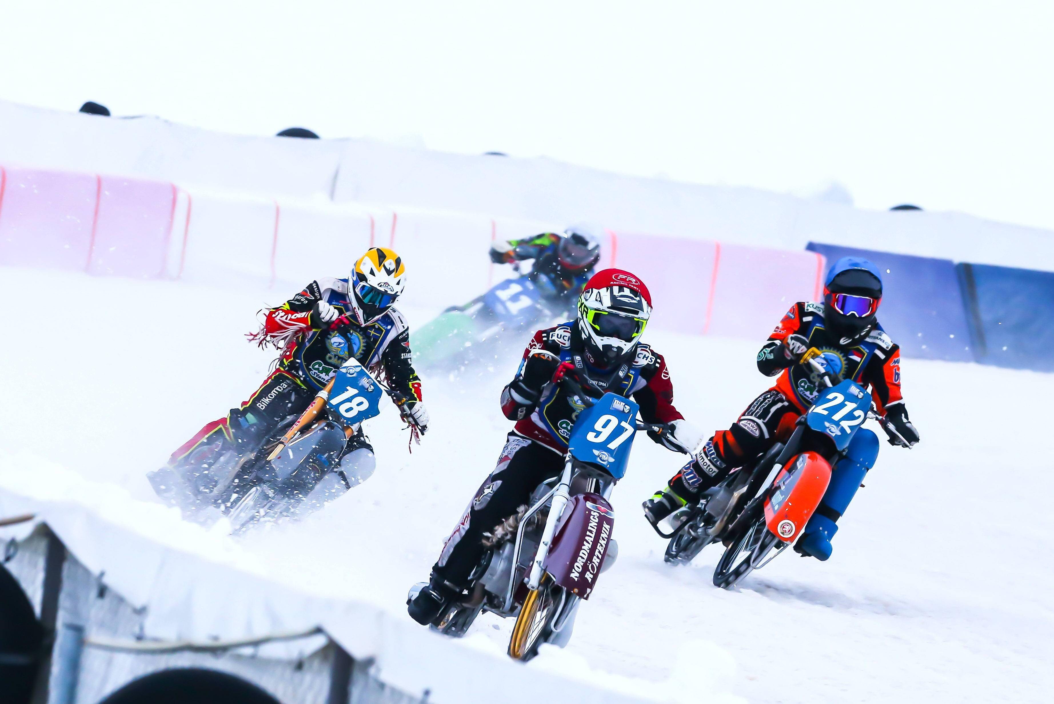 国际雪地摩托挑战赛，冰雪中极速驰骋的勇士的简单介绍