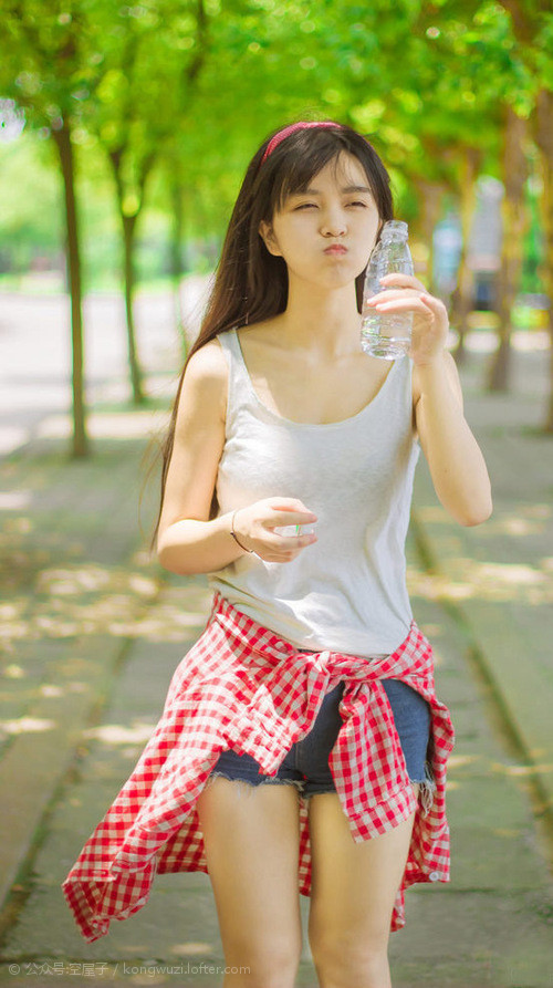 西班牙女足在巴黎奥运会夺得铜牌，西班牙女足球员
